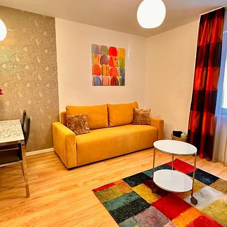 The Prince'S Neighbour Apartment Budapest With Free Garage Exterior photo