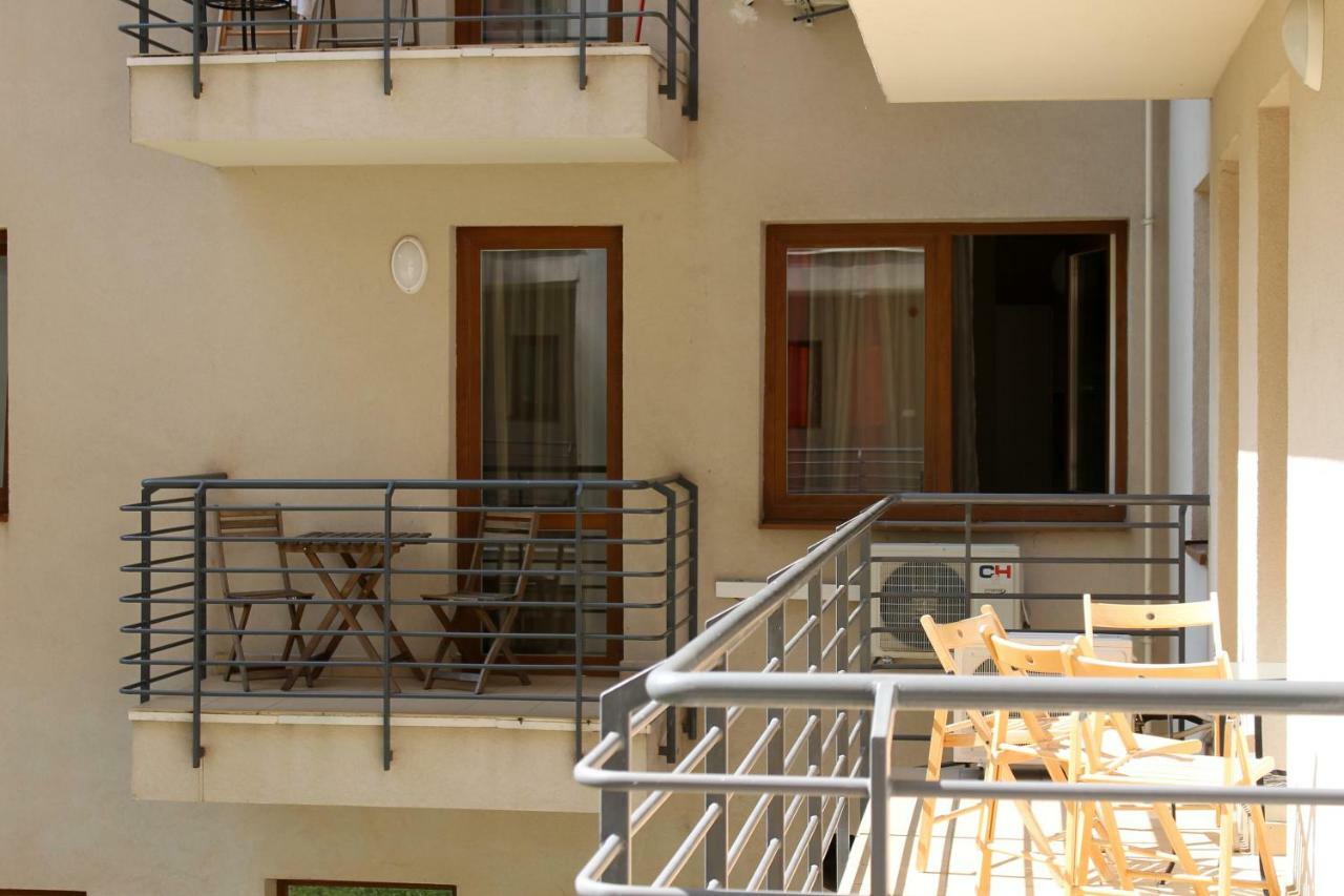The Prince'S Neighbour Apartment Budapest With Free Garage Exterior photo